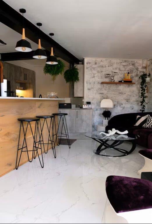 To Let 6 Bedroom Property for Rent in Bantry Bay Western Cape